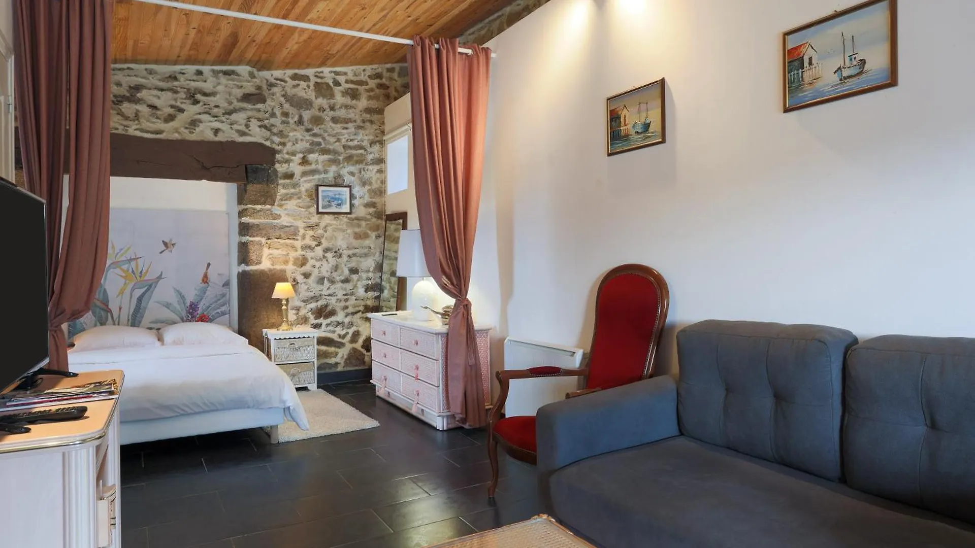 Vila Keryanti Plouégat-Moysan 0*,